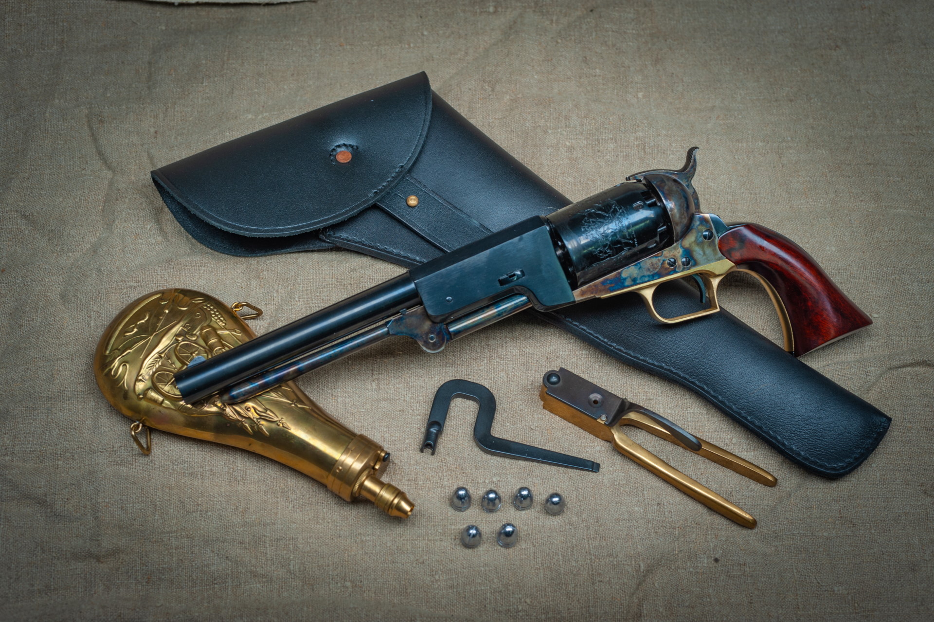 Europejska karta broni palnej (EKB) – czym jest, jak złożyć wniosek i czy naprawdę jej potrzebujesz?