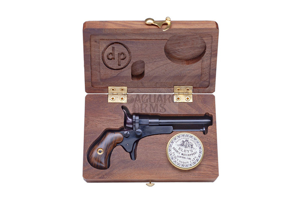 Derringer Guardian 4,5mm in wooden case on Shotgun Primers