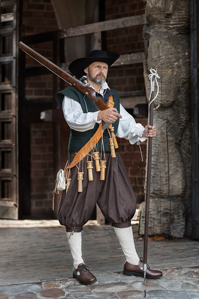 Musket bandolier with apostles