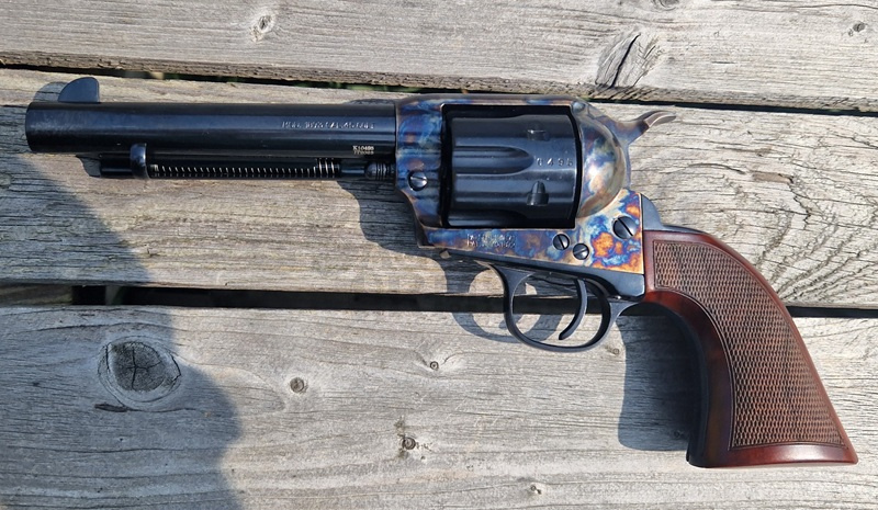 Cattleman1873 5,5" 357Mag, steel.checkered