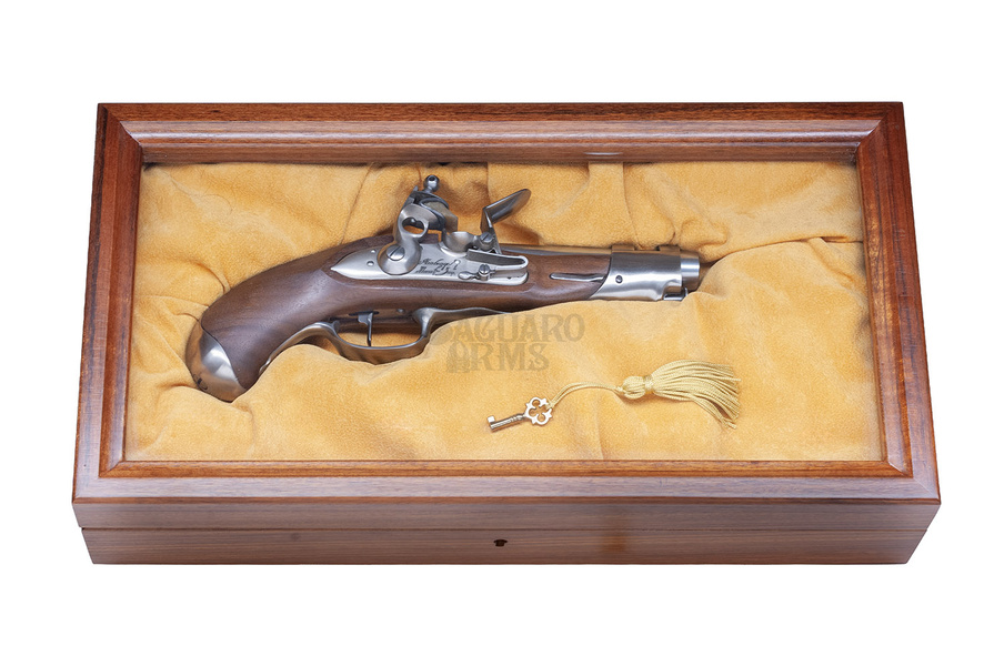Pistolet czarnoprochowy AN IX de Gendarmerie kal. .15,20 mm w skrzyni drewnianej